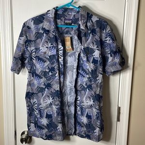 Men’s Small Patagonia Button Up Shirt - NWT